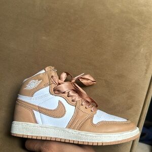 KIDS JORDAN AIR JORDAN 1 RETRO HIGH OG 'PRALINE' PRE-SCHOOL